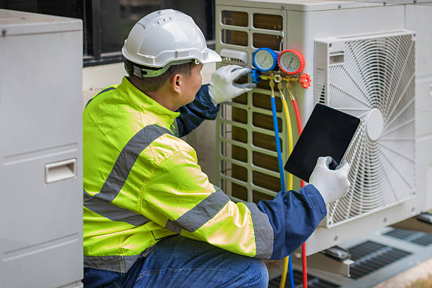 Professional Hvac technician working in Lewisville, IN